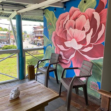 The Bocas Corner Hostel Bocas del Toro Exterior photo